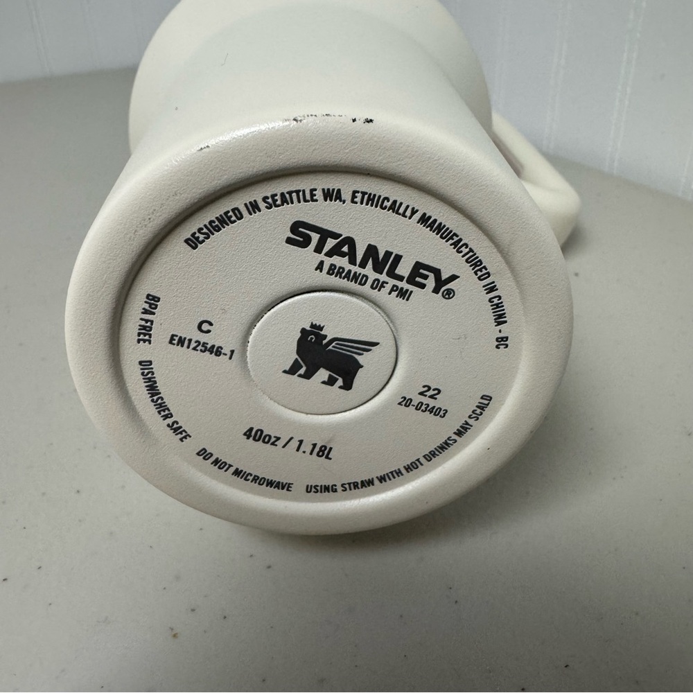 Stanley Cream Insulated Mug - Picture 6 of 6